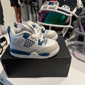Jordan Kids Sneakers in White and Blue